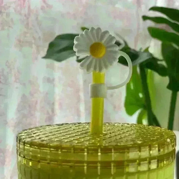 Starbucks Yellow grid 2023 Tumbler with Daisy straw topper - Picture 12 of 14